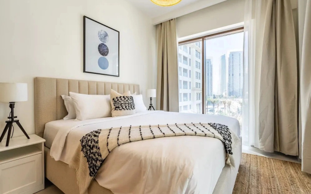 Dubai Creek Gem, Stylish Condo With Two Balconies