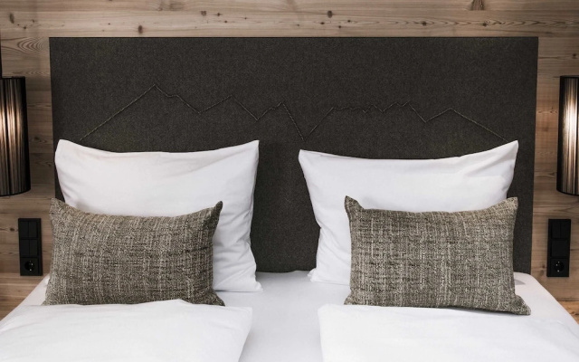 Tirol Lodge