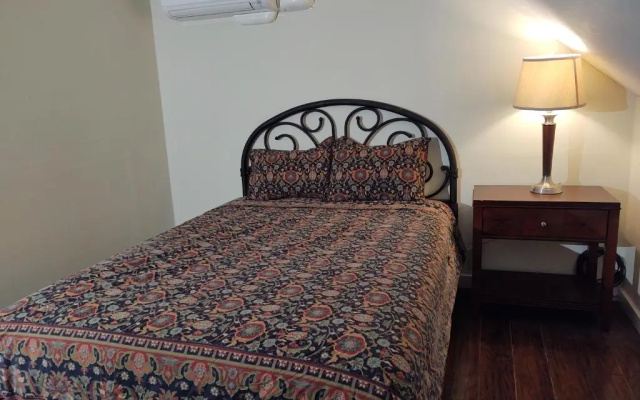 The Doveberry Inn