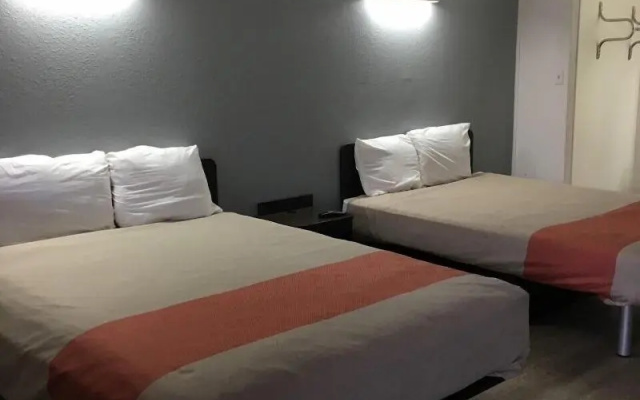 Sands Motel