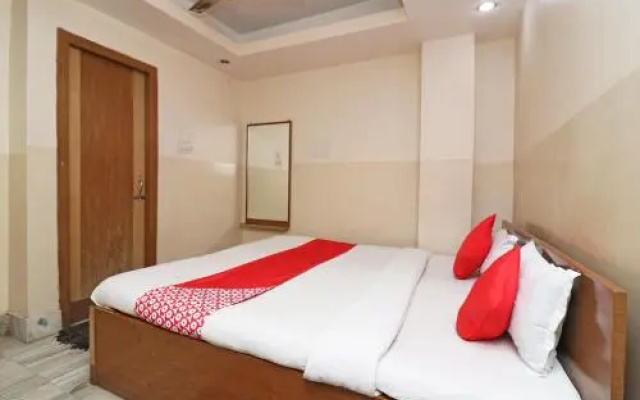 Oyo 28732 Hotel Classic