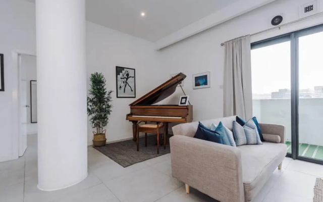 Host Apartments The Musician s Apartment With Gr