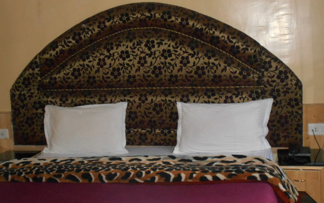 Hotel Abshar