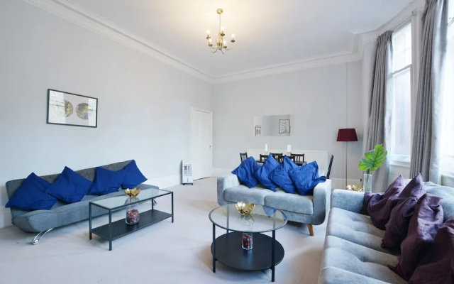 The Knightsbridge Apartment