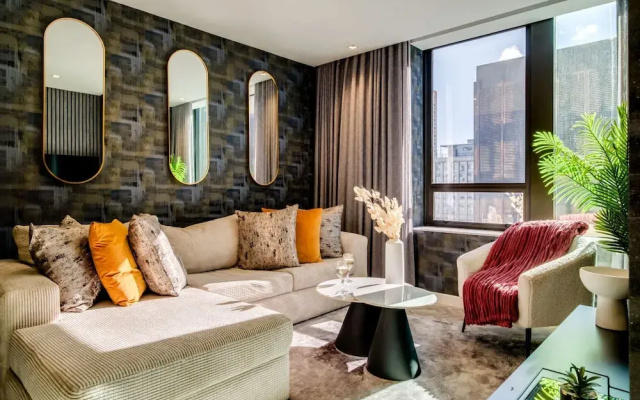 Stylish Urban Retreat at City Suite 904