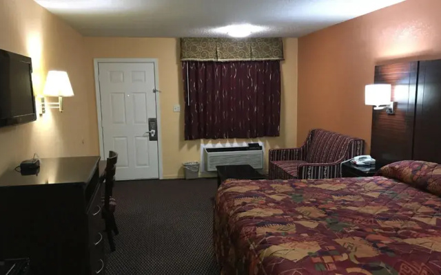 Redwood Inn and Suites