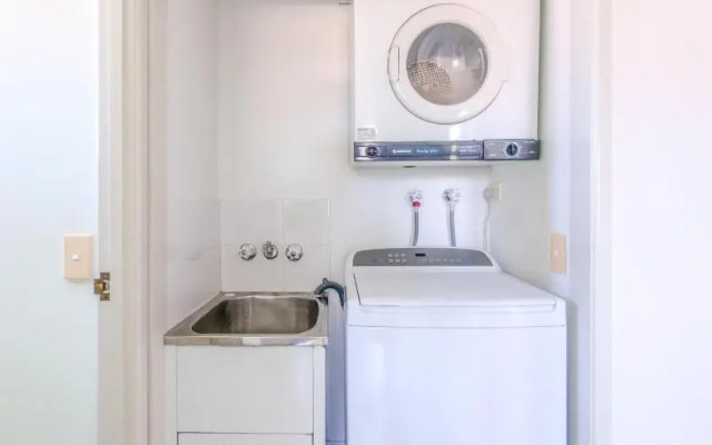 Explorer Cove Unit 6, 31 Kennedy Pde