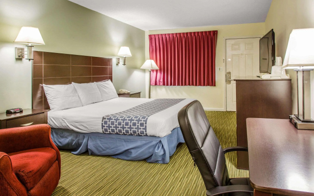 Rodeway Inn Groton - New London