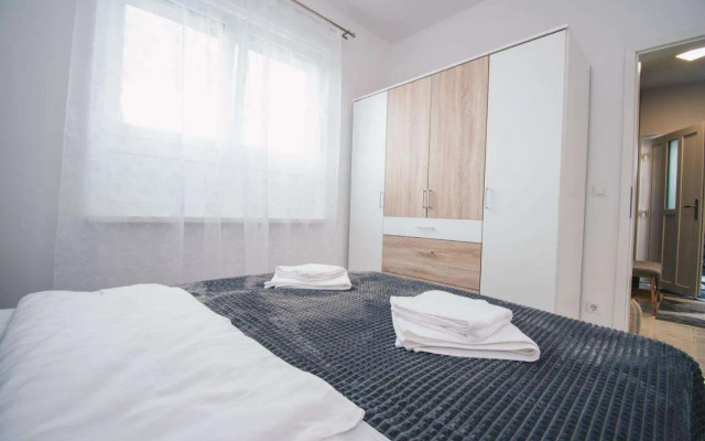 L Apartment