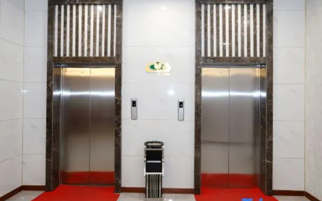 Huang He  Hotel