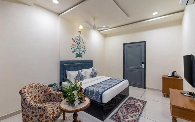 Traavista Aravali Mahal