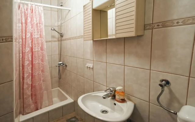 Studio Apartments Teuta & Agron