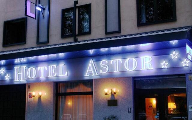 Astor Hotel вид на фасад