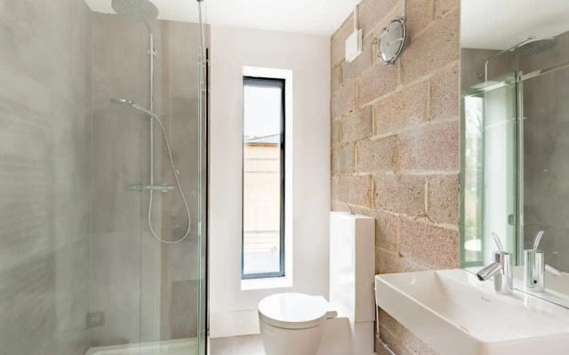 The Bethnal Green Escape - Modern & Bright 1BDR Apartment
