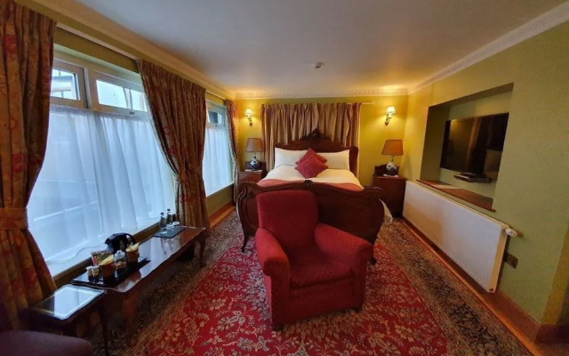 Lynnfield Hotel