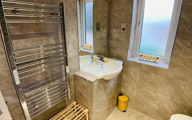 Springfield Apartment by Southwest Rooms - Free Parking & Netflix