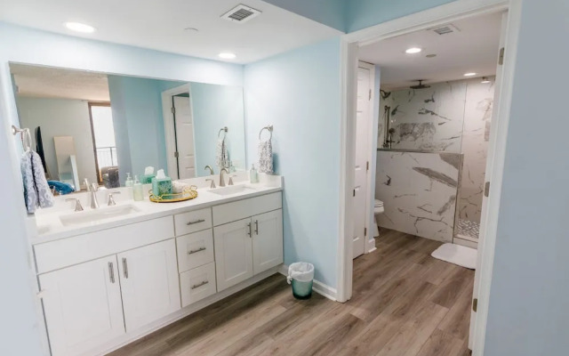 1608 Brighton Tower 2 Bedroom Condo