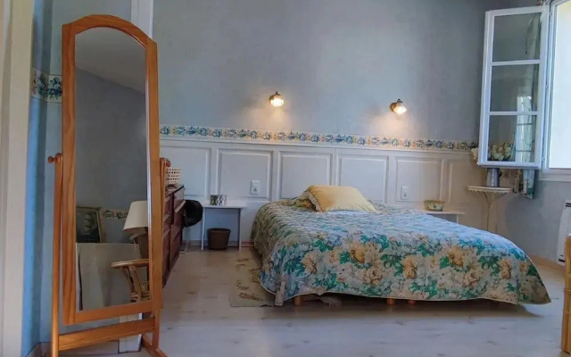 Spacious Holiday Home With Private Pool and Park