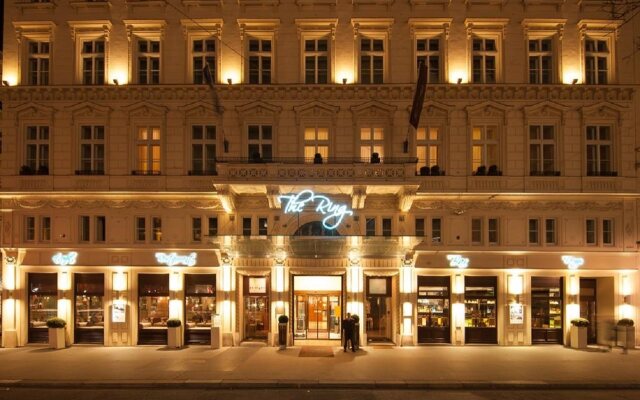 The Ring Vienna's Casual Luxury Hotel вид на фасад