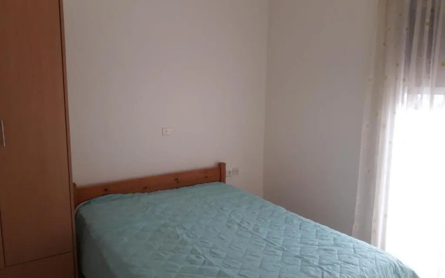 apt 30m from beach