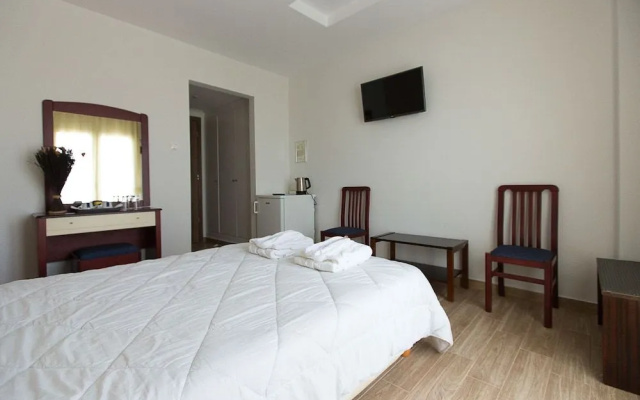 Flisvos Rooms