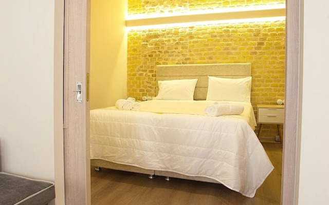 Liston Suites