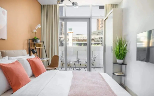 Silkhaus Balcony in Difc Cozy Studio Pool Gym