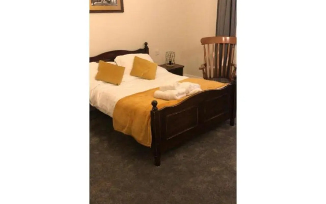 The Red Lion Hotel