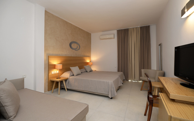 Golden Beach Hotel