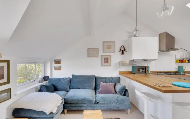 Bantham Mews by Pureserviced 1 Bedroom Luxury Mews