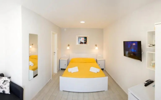 Zara Apartments