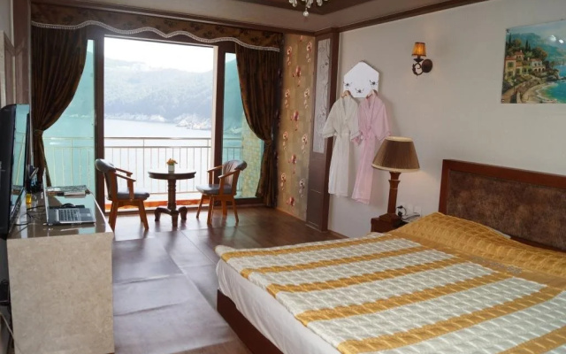 Geojedo Beach Hotel