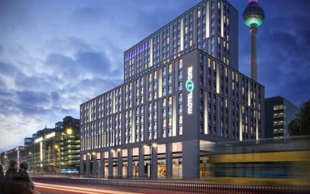 Отель Motel One Berlin-Alexanderplatz Германия, Берлин - 1 отзыв об отеле, цены и фото номеров - забронировать отель Motel One Berlin-Alexanderplatz онлайн вид на фасад