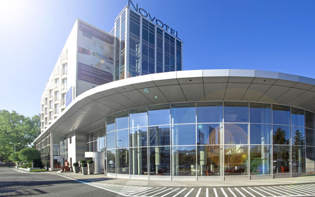 Отель Novotel Warszawa Airport вид на фасад