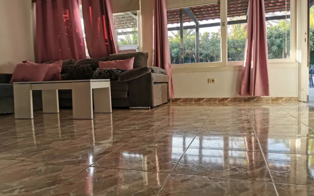 Nelidas Pri. Bungalow Pool & wifi free.