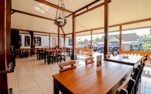 Griya Limasan Hotel