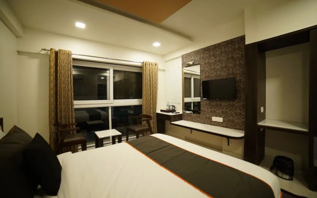 Collection O 41226 Ramji's Residency