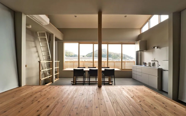 Onomichi Guesthouse Namiuchigiwa - Hostel