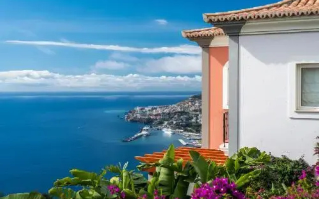 Balancal Apartments by HR Madeira