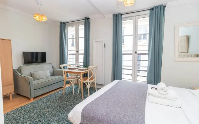 Superb and New Studio in the Center of Paris