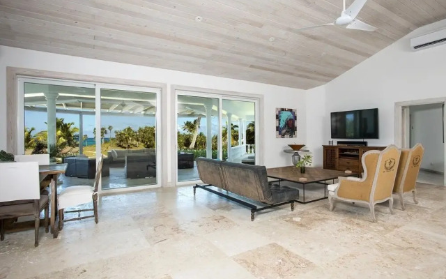 Seven Palms 7 Bedroom Home