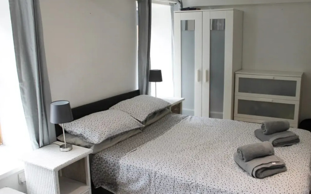 Brackendale Luxury Townhouse, hot Tub,sauna, Games