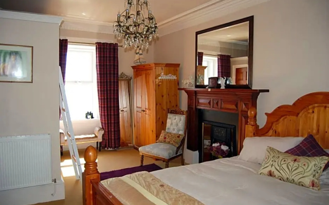 Orsay House