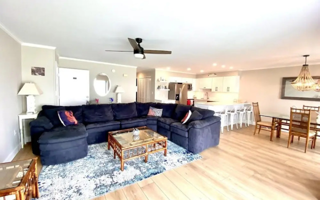 Harbour Island 402l 2 Bedroom Home by RedAwning