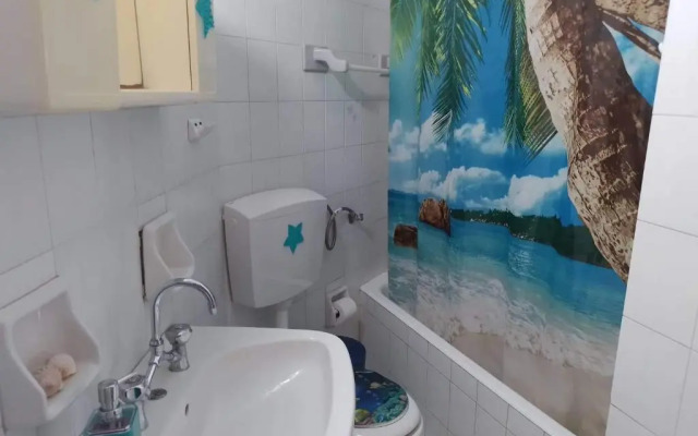 Kamari Beach guest house