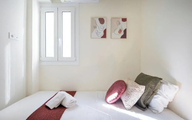 Zephyr 3-Bedroom Apartment in Athens