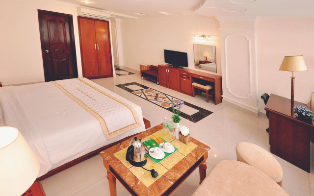 Tan Hoang Long Hotel
