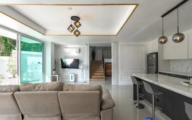 *Luxury Seaview Villa• Rooftop & Private Pool•V163