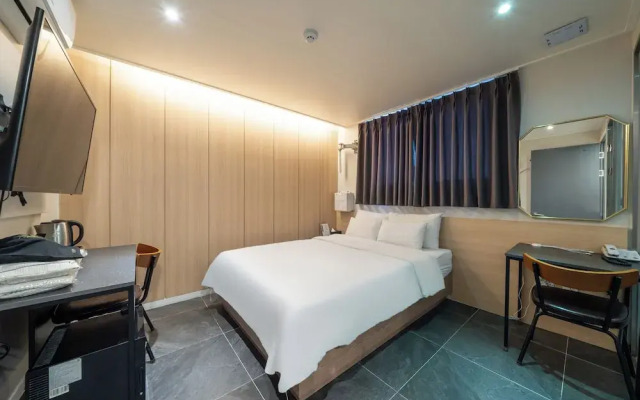 M&Lucky Hotel