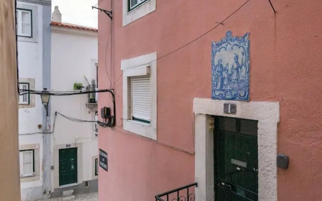 Modern Alfama Explore Lisbon W/ Comfort & Style